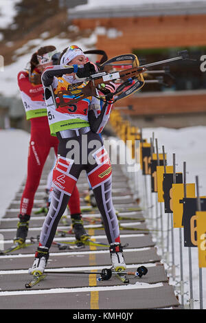 Lenzerheide, Schweiz. Dezember 2017. SCHWAIGER Julia (AUT) beim IBU Biathlon Cup Mixed Relay in Lenzerheide. Quelle: Rolf Simeon/Proklaim/Alamy Live News Stockfoto