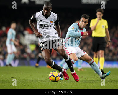 Valencia, Spanien. 09 Dez, 2017. Geoffrey Kondogbia von Valencia CF während der spanischen La Liga Match zwischen Valencia CF vs Celta de Vigo an Stadium Mestalla am 09. Dezember 2017. Credit: Gtres Información más Comuniación auf Linie, S.L./Alamy leben Nachrichten Stockfoto