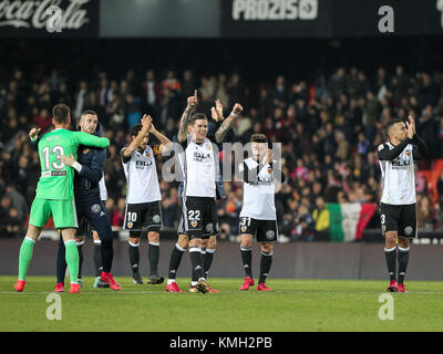 Valencia, Spanien. 09 Dez, 2017. Valencia CF-Spieler nach der spanischen La Liga Match zwischen Valencia CF vs Celta de Vigo an Stadium Mestalla am 09. Dezember 2017. Credit: Gtres Información más Comuniación auf Linie, S.L./Alamy leben Nachrichten Stockfoto