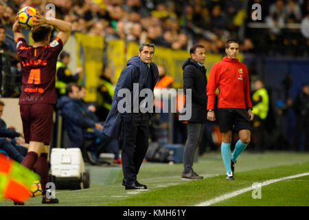 Villarreal, Spanien. 10 Dez, 2017. Ernesto Valverde während des Spiels zwischen Villarreal CF gegen FC Barcelona, Woche 15 von La Liga 2017/18 in Ceramica Stadium, Villarreal, SPANIEN - 10. Dezember 2017. Credit: Gtres Información más Comuniación auf Linie, S.L./Alamy leben Nachrichten Stockfoto