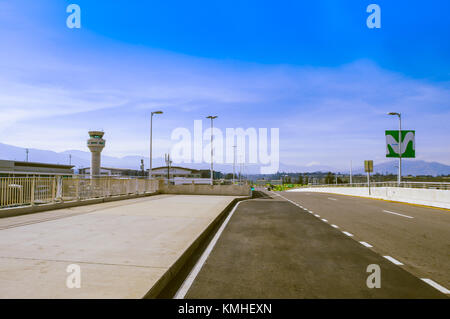 Quito, Ecuador - 23. November 2017: Schöne im Blick auf den Internationalen Flughafen Mariscal Sucre in Quito Stockfoto