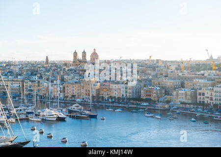 Malta, 6. Dezember 2017. Grand Harbour Marina und der birgu Bezirk von Valletta, die Hauptstadt von Malta. Michael tubi/alamy Leben Nachrichten. Stockfoto