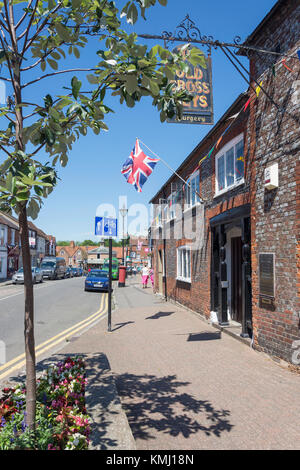 Cross Keys Praxis im ehemaligen Pub, High Street, Princes Risborough, Buckinghamshire, England, Vereinigtes Königreich Stockfoto