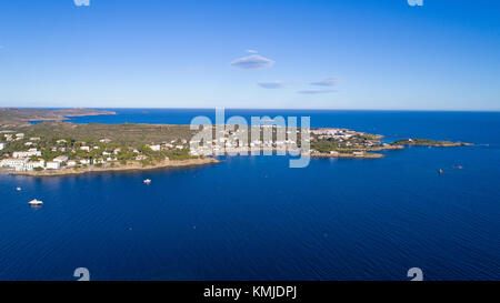 Luftbild von cadaques Dorf, Costa Brava, Spanien Stockfoto