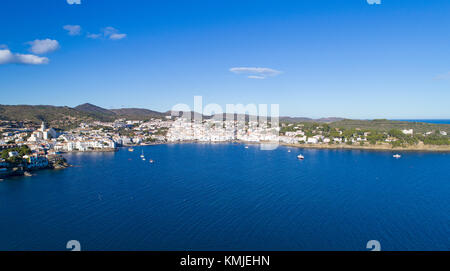 Luftbild von cadaques Dorf, Costa Brava, Spanien Stockfoto