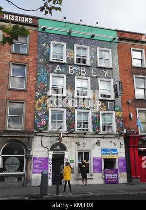 DUBLIN, Irland - 08 September 2017: Der bunte Shop vor der Abbey Court Hostel. Stockfoto