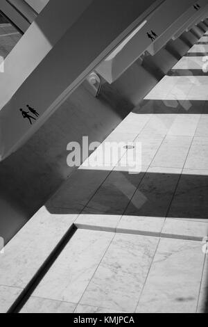 Ein Blick auf den Burke Brise Soleil in der Windhover Hall, Milwaukee Art Museum... dieser exquisit schöne Ort hat mir den Atem genommen! Stockfoto