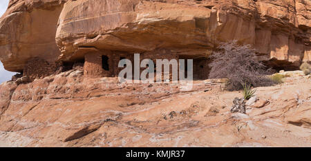 Bild des Hotel rock Ruinen, ein anasazi Aufstellungsort auf Texas flach, westlich der Comb Ridge und nördlich des North Fork von Mule Canyon, San Juan County, in der Nähe von Stockfoto