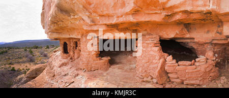 Bild des Hotel rock Ruinen, ein anasazi Aufstellungsort auf Texas flach, westlich der Comb Ridge und nördlich des North Fork von Mule Canyon, San Juan County, in der Nähe von Stockfoto