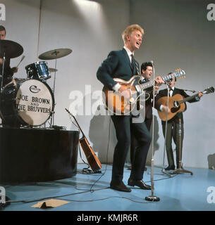 Joe BROWN UND DIE englische Popgruppe BRUVVERS in einer TV-Show um 1962. Foto: Tony Gale Stockfoto