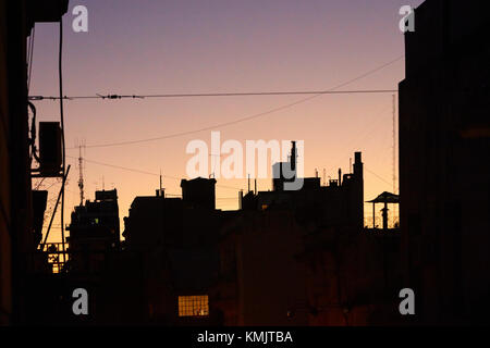 Sonnenuntergang über die Dächer von San Telmo, Buenos Aires, Argentinien, Südamerika Stockfoto