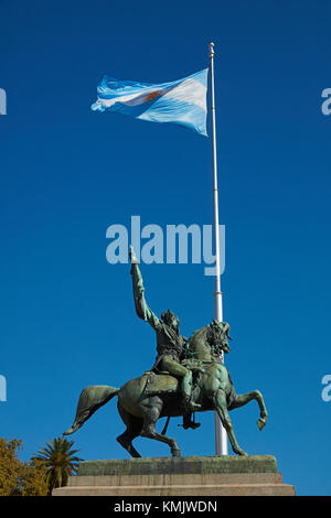 Statue von General Manuel Belgrano, Argentinien Flagge, Plaza de Mayo in Buenos Aires, Argentinien, Südamerika Stockfoto