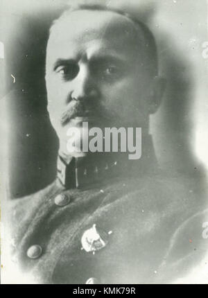 Komkor Nikolay Petin war ein sowjetischer Offizier, der Anfang des 20. Jahrhunderts diente. Dieses Bild aus dem Jahr 1932 zeigt Petin in seiner Militäruniform, die seine Rolle in der sowjetischen Militärgeschichte widerspiegelt. Stockfoto