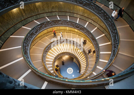 Wendeltreppe in den Vatikanischen Museen, Rom, Italien Stockfoto