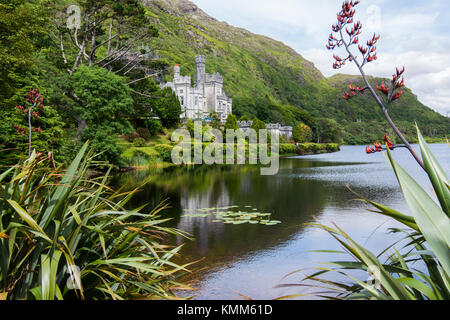 Landschaften Irlands. Kylemore Abbey, Connemara, Galway County Stockfoto