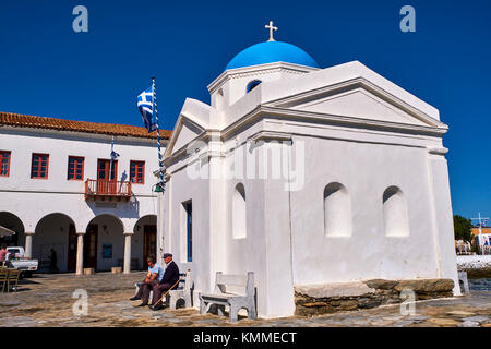 Griechenland, Kykladen, Mykonos Insel, Chora, Mykonos Stadt, Hafen und Agios Nikolaos Kirche Stockfoto