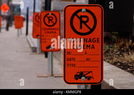 Montreal, Kanada, 3. Dezember 2017. Film Lage kein Parkplatz Schilder in Downtown Montreal. Credit: Mario Beauregard/Alamy leben Nachrichten Stockfoto