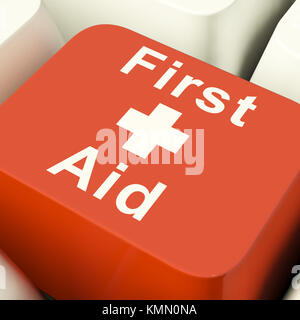 Erste Hilfe Computer rote Taste zeigen Notfall medizinische Hilfe Stockfoto
