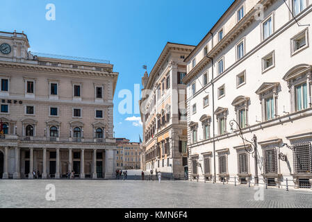 Piazza Colonna in Rom Stockfoto