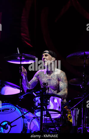 Die amerikanische Punkrock-Band Blink-182 spielt ein Live-Konzert beim Schweizer Musikfestival Greenfield Festival 2017 in Interlaken. Hier ist Schlagzeuger Travis Barker live auf der Bühne zu sehen. Schweiz, 10/06 2017. Stockfoto