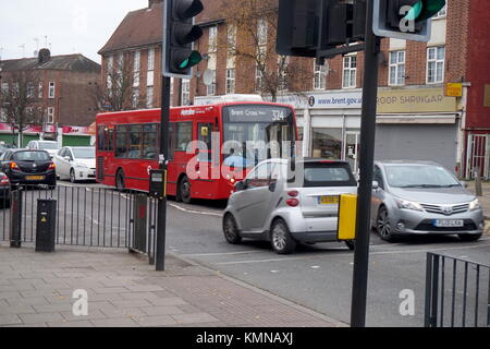 Kingsbury High Street, London, Vereinigtes Königreich Stockfoto