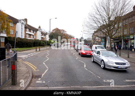 Kingsbury High Street, London, Vereinigtes Königreich Stockfoto