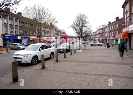 Kingsbury High Street, London, Vereinigtes Königreich Stockfoto