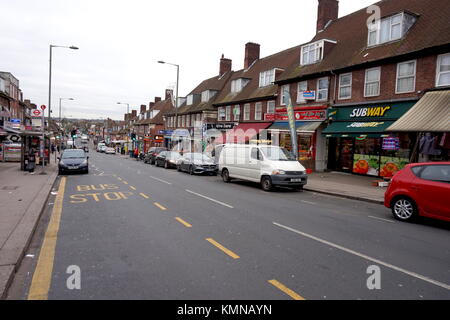 Street Scene auf Watling Avenue im Burnt Oak, Edgeware Road, London, Vereinigtes Königreich Stockfoto