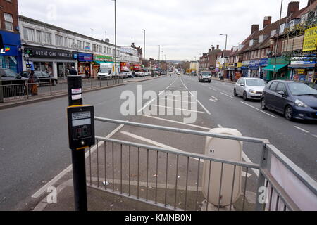 Burnt Oak Broadway, Edgeware Road, London, Vereinigtes Königreich Stockfoto