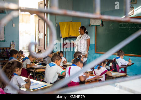 In einem Klassenzimmer in Cienfuegos, Kuba Stockfoto