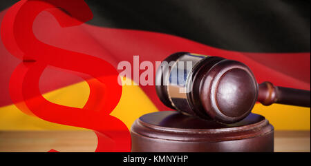 Vektor Icon von Abschnitt Symbol gegen digital erzeugten deutschen Nationalflagge Stockfoto