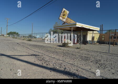 Alte verlassene Tankstelle auf der Route 66. Juni 21, 2017. Kalifornien, USA, EEUU. Stockfoto