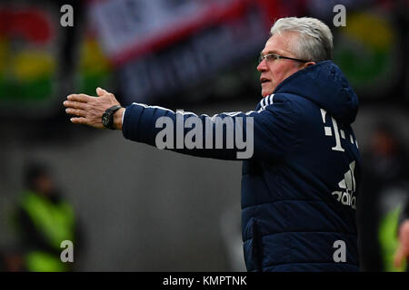 Frankfurt am Main, Deutschland. 9 Dez, 2017. Der Münchener Trainer Jupp Heynckes während der Deutschen Bundesligaspiel zwischen Eintracht Frankfurt und dem FC Bayern München in der Commerzbank Arena in Frankfurt am Main, 9. Dezember 2017. (EMBARGO BEDINGUNGEN - ACHTUNG: Aufgrund der Akkreditierung Richtlinien, die DFL gestattet nur die Veröffentlichung und Verwertung von bis zu 15 Bildern pro Spiel im Internet und in online Medien während des Spiels.) Credit: Uwe Anspach/dpa/Alamy leben Nachrichten Stockfoto