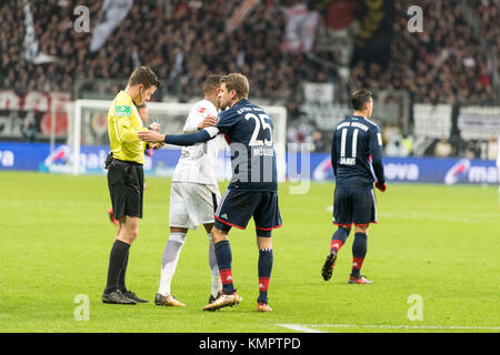 Frankfurt am Main, Deutschland. 9. Dezember, 2017. Thomas Müller (FC Bayern München #25), Eintracht Frankfurt gegen FC Bayern München, Fussball, Bundesliga, 15. Spieltag, Saison 17/18, 09.12.2017, Foto: Sascha Walther | Sport-Px/Alamy leben Nachrichten Stockfoto