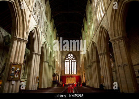 Das east end Fenster und Altar von Bridlington Priory, Bridlington, East Riding, Yorkshire, UK - März 2014 Stockfoto