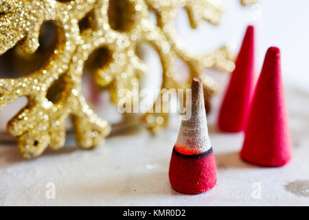 České vánoce - vánoční František/Tschechische Weihnachten - rauchen Räucherwerk Münzen Stockfoto