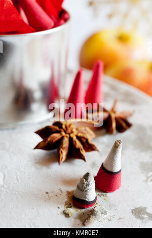 České vánoce - vánoční František/Tschechische Weihnachten - rauchen Räucherwerk Münzen Stockfoto