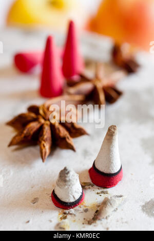 České vánoce - vánoční František/Tschechische Weihnachten - rauchen Räucherwerk Münzen Stockfoto