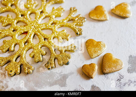 Tradiční české vánoce - zlatá vánoční vločka/traditionelle tschechische Weihnachten - golden flake Dekoration Stockfoto