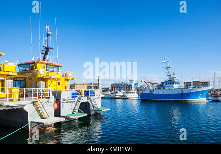 England England hartlepool Hartlepool Marina hartlepool Ocean Wind wind turbine Service Boote County Durham Northumberland, England Großbritannien gb eu Europa Stockfoto