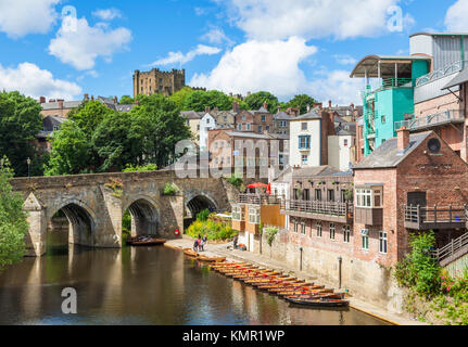 England England elvet Durham Brücke arch mittelalterliche Brücke über Fluss Wear mit Ruderboote mieten Durham County Durham Northumberland, England Stockfoto