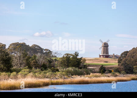 Große Mühle in einer Landschaft an einem Golfplatz in Southampton Southampton ny Stockfoto