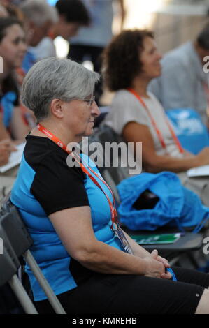 Sportler kommen bei World Masters Veteranen Leichtathletik WM in Lyon, Frankreich Stockfoto