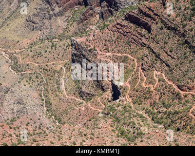 Sie betrachten die Einsiedler Trail Wanderweg, der vom South Rim zu den Colorado River im Grand Canyon National Park führt. Stockfoto