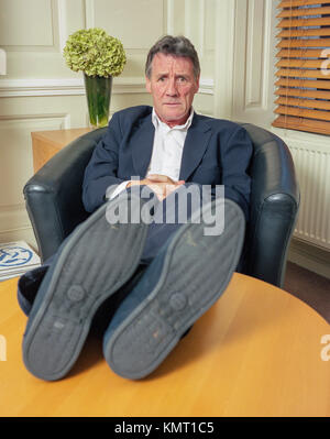 Michael Palin, englischer Schauspieler, Schauspieler, Autor und Fernsehmoderator, fotografiert in London, England, Vereinigtes Königreich. Stockfoto