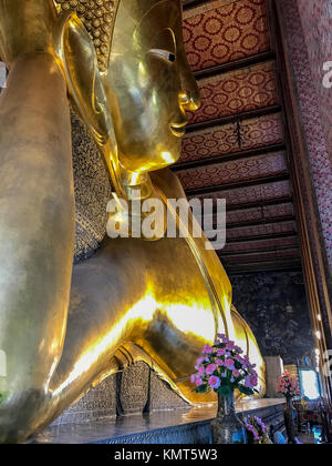 Bangkok, Thailand. Liegenden Buddha, Wat Pho Tempel Komplex. Stockfoto