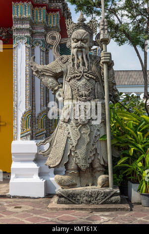 Bangkok, Thailand. Chinesischen Guardian Statue im Wat Pho (Liegenden Buddha) Tempel Komplex. Stockfoto