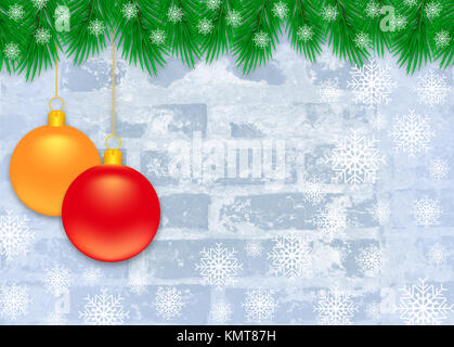 Winter Weihnachten blue frosty Ziegelmauer mit Tannenzweigen und Weihnachtsdekoration. Stockfoto