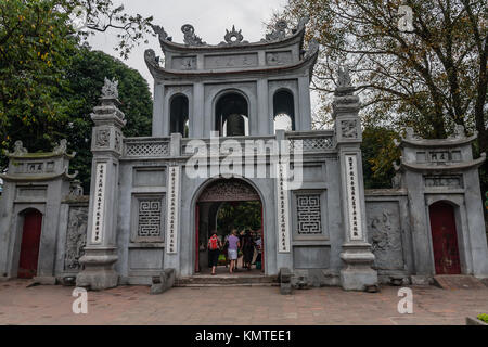 Das Haupttor zum Tempel der Literatur, Hanoi, Vietnam Stockfoto