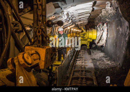 Ruda Slaska, Polen - 16 Juli 2017: 105358 Maschine in einem Kohlebergwerk zu arbeiten. Stockfoto